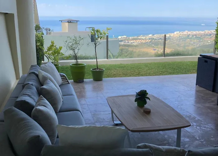 Monteros Hill Club